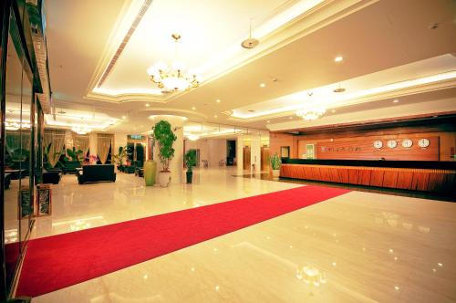 Lobby, Ya Ling Hotel near Serpent Head Mountain