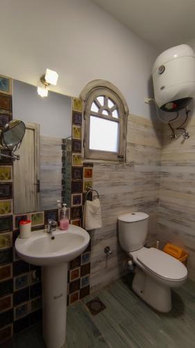 Deluxe Double Room with Balcony and Sea View image 7