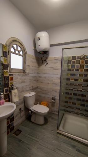 Deluxe Double Room with Balcony and Sea View image 2