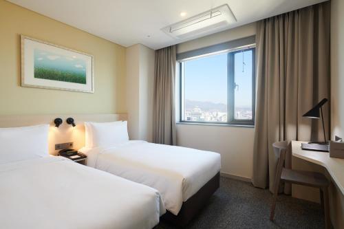 Deluxe Twin Room with Park View