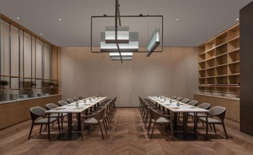 Crowne Plaza Xiamen Jimei Seaview by IHG-Free Mini Bar