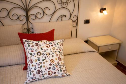 Double Room image 7