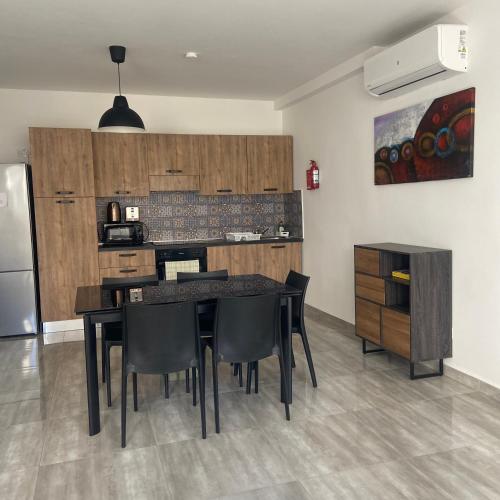 F7 Room 1, Private Double room with private bathroom in shared Flat, Msida (Foto 4)
