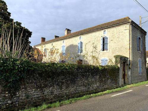 Maubourguet Villa - Sleeps 10 - Pool & Games gîte à louer Vic-en-Bigorre