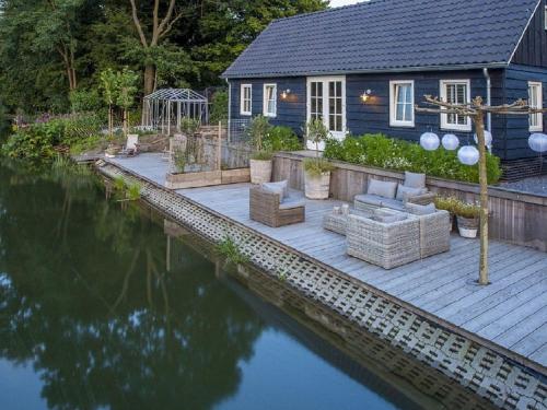 B&B Cothen - Gorgeous Riverside Chalet in Cothen - Bed and Breakfast Cothen