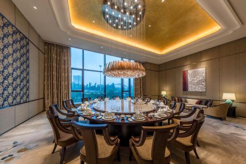 مطعم, Hualuxe Beijing Xinan By IHG in حي هايديان