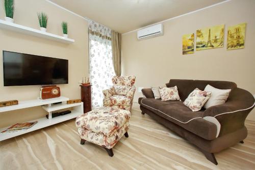 Few steps from the center - new and modern apartment for 4 persons - image 5