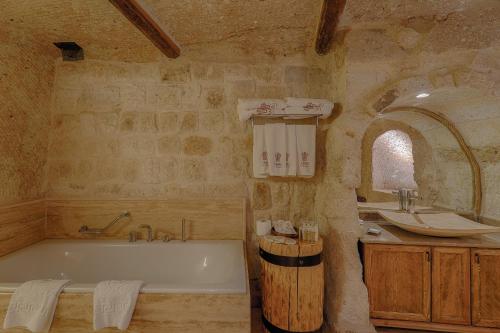 Taru Cave Suites - image 2