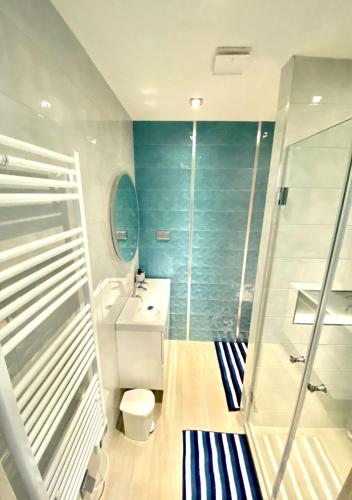 Marina Apartment by Dora - main image