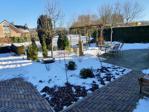 Jardín, Boutique Holiday Home in Zeewolde with Swimming Pool in Zwanenburg