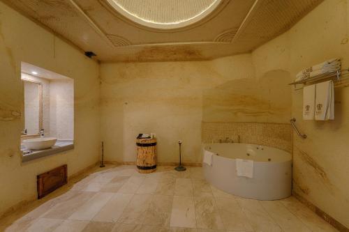 Taru Cave Suites - image 13