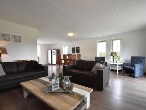 Peaceful Holiday Home in Zeewolde with Swimming Pool - image 3
