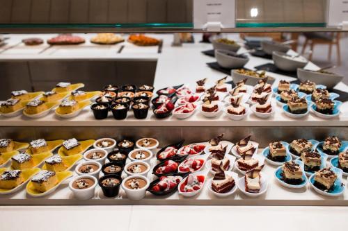 Hotel Gran Sagitario - image 9