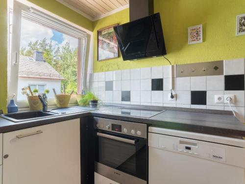 Kitchen, Tranquil Apartment in Marktleuthen near River and Forest in Lengenfeld