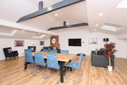 Concert Square Apartments By Happy Days, Liverpool