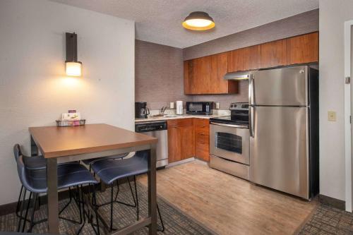 Sonesta ES Suites Baltimore BWI Airport - image 12