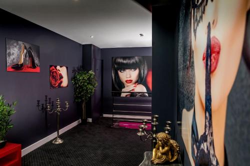 SUITE PLAYROOM Love Hotel Toulouse, Тулуза (фото 9)