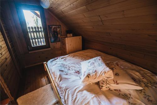 Wooden Cabin Zurej with Hot Tub