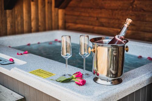 設施, Wooden Cabin Zurej with Hot Tub in 多布爾娜