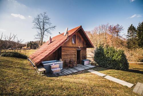 Wooden Cabin Zurej with Hot Tub