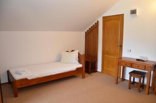 Double Room with Private Bathroom and One Extra Bed