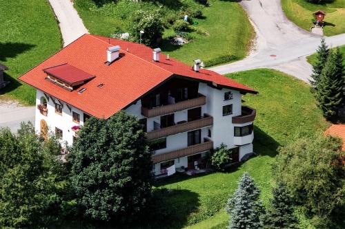 Haus Schöne Aussicht - Apartment - Berwang