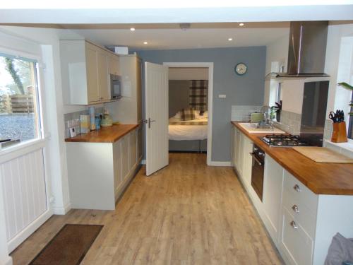 virtuve, Dreamwood Cottage, Loch Lomond, Luxury Apartment. in Gartocharn
