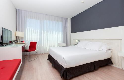 Double Room with long stay parking