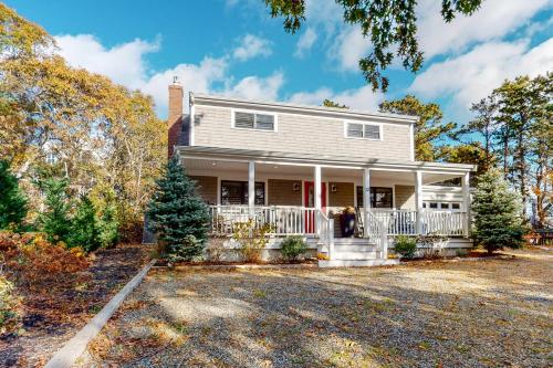 Chic Spacious Home Half a Mile From Commercial Street