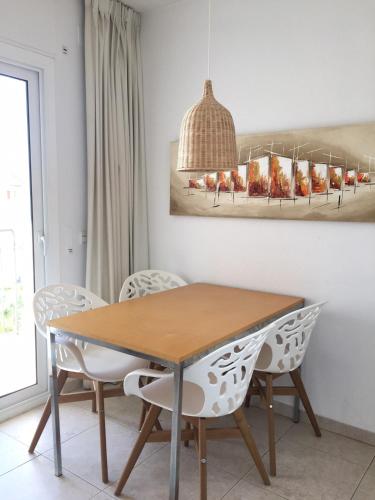 One-Bedroom Apartment with Sea View image 10