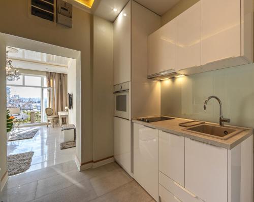 Max Luxury Apartments - image 9