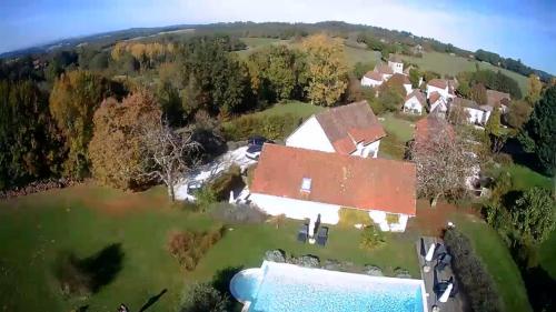 Gîte de l'Ane Papillon-3 chb- piscine-jardin (Gite de l'Ane Papillon-3 chb- piscine-jardin) in Saint-Germain-du-Bel-Air