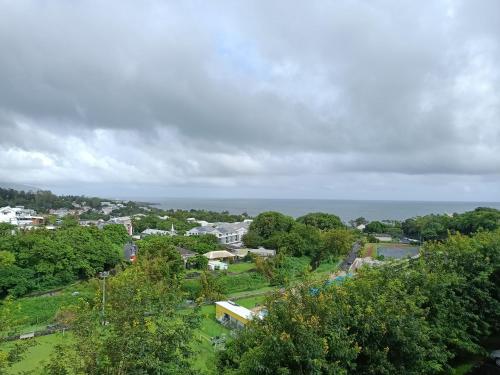 Entre Mer et Montagne, appartement climatisé, vue mer, WIFI