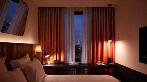 room detail thumbnail 1