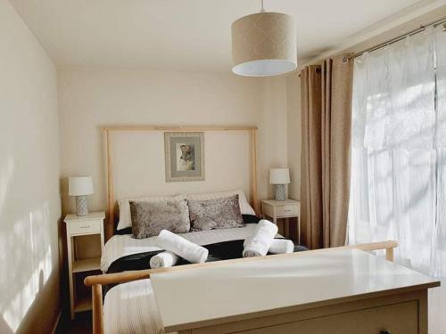 Eclectic Haven Of Calm 10 Mins Walk To Harbour !, St Ives, Cornwall