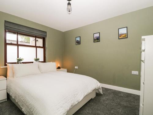 7 Hewetson Court - main image