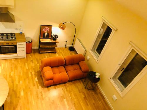 Picture of 2 Bed 2 Bath With Private Parking
