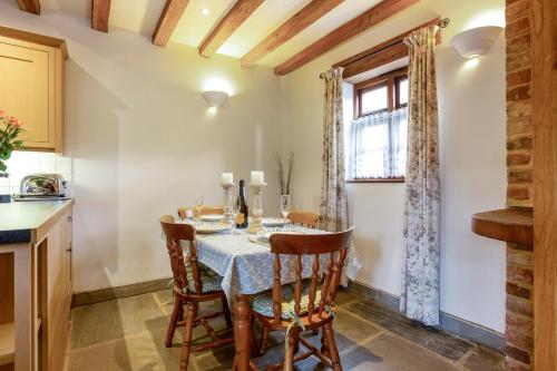 Létesítmények, Shire Cottage in Murcot