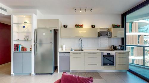 Brigth 3BR in Florentin's Complex by HolyGuest - image 4