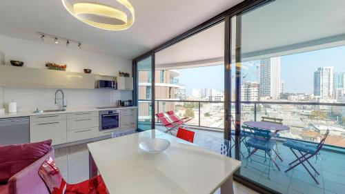 Brigth 3BR in Florentin's Complex by HolyGuest - image 3