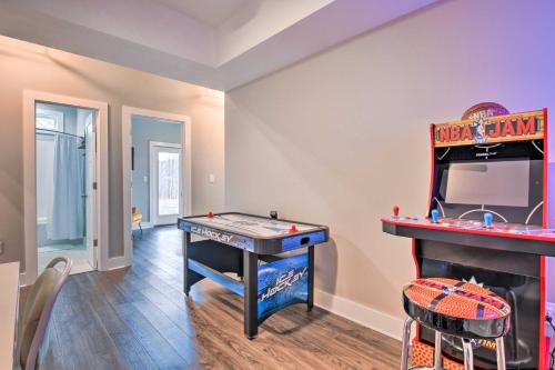 Scenic Hillside Cabin in Sylva with Hot Tub and Views! Scenic Hillside Cabin in Sylva with Hot Tub and Views!