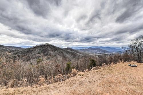Scenic Hillside Cabin in Sylva with Hot Tub and Views! Scenic Hillside Cabin in Sylva with Hot Tub and Views!