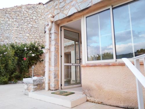 Villa généreuse au panorama dégagé gîte à louer Autanne