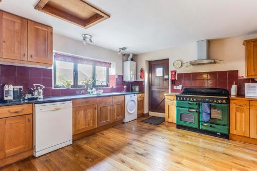 кухня, The Stables in Чіппінг Кемпден