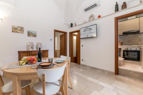 White House Flats & Studios in Ostuni