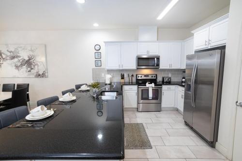 Charming Four Bedrooms Townhome with Hot Tub at Compass Bay Resort (3213) - image 11