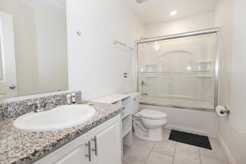 Charming Four Bedrooms Townhome with Hot Tub at Compass Bay Resort (3213) - image 9