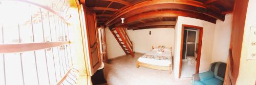 1 double bed, 4 twin beds