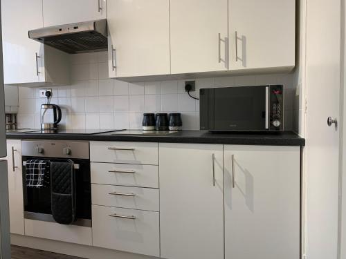 Modern Cosy Warm Home With Free Parking in Springfield