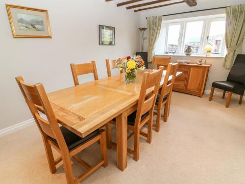 Hoopers End - image 5